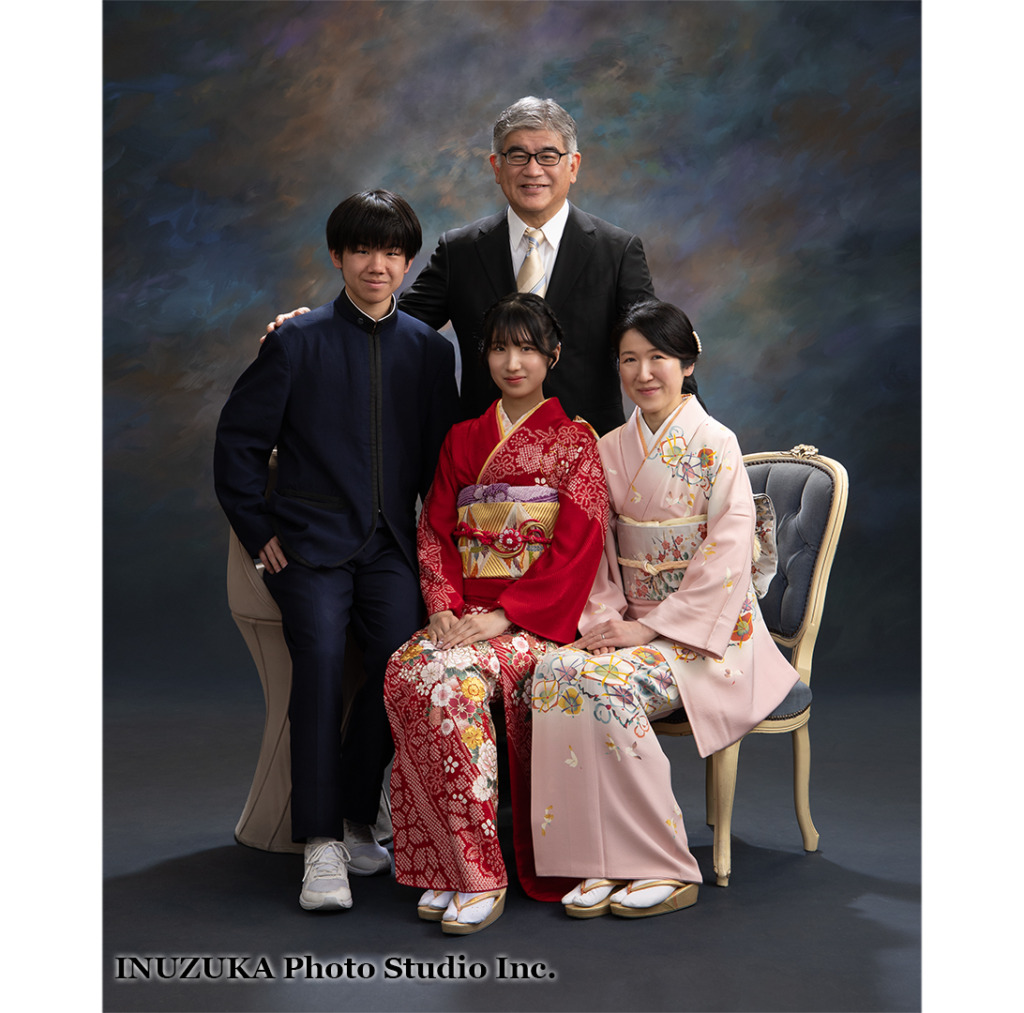 いぬづか写真室で撮影した振袖の家族写真