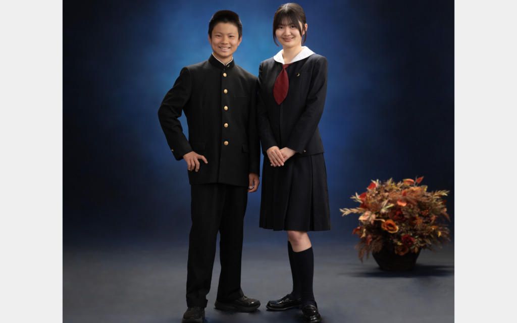 いぬづか写真室で撮影したきょうだいの制服写真