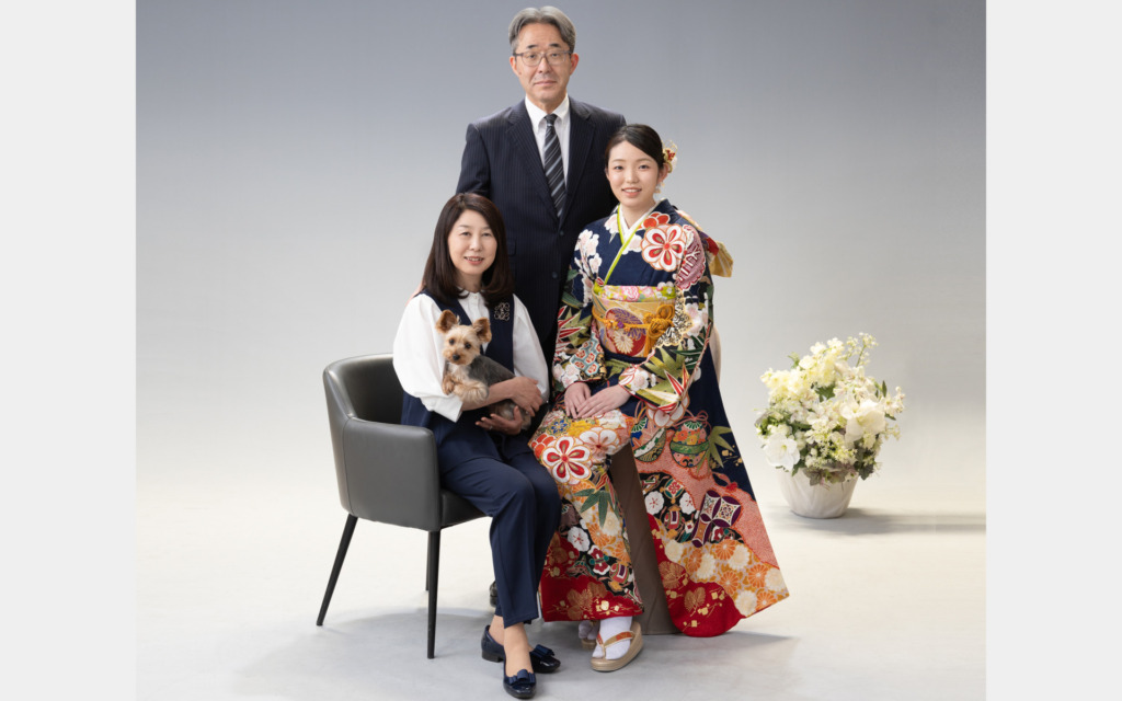 いぬづか写真室で撮影した振袖の家族写真